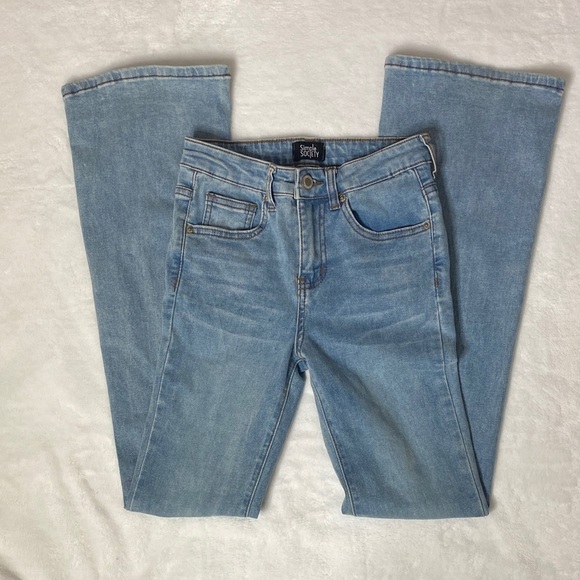 Stylish Kids' Blue Jeans - Picture 1 of 7